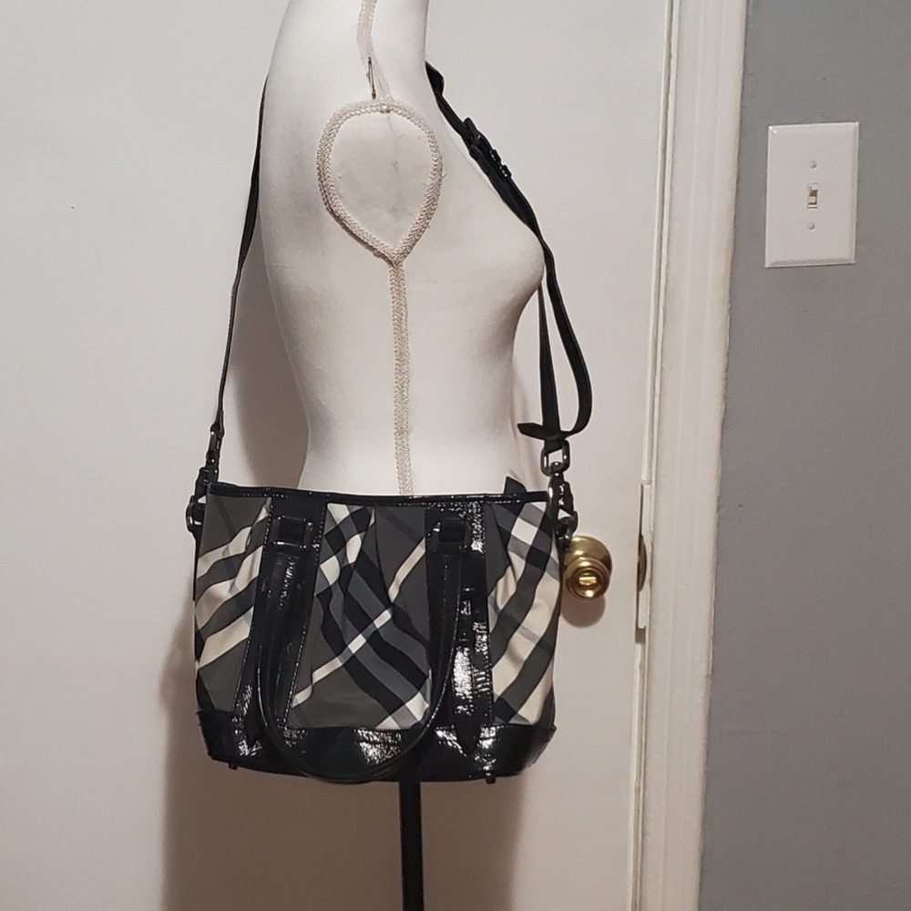 Burberry Black And White Large Shoulderbag Handbag - Picture 2 of 12